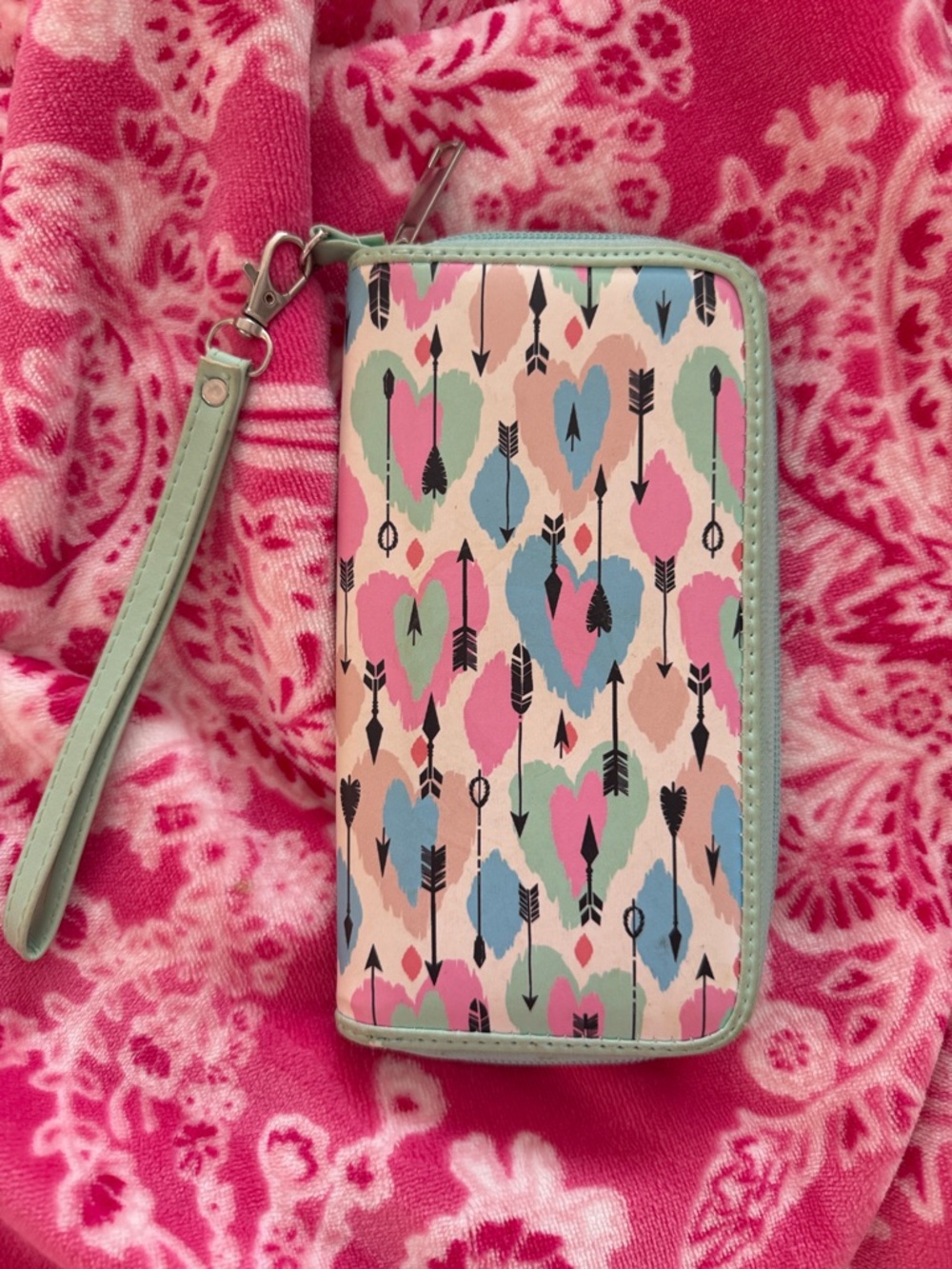 Claire's Pastel Multi-Color Heart & Arrow Zip Wallet with Mint Wristlet